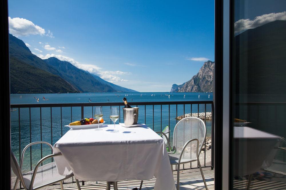 Hotel Lido Blu - Surf & Bike Torbole Sul Garda Exteriör bild