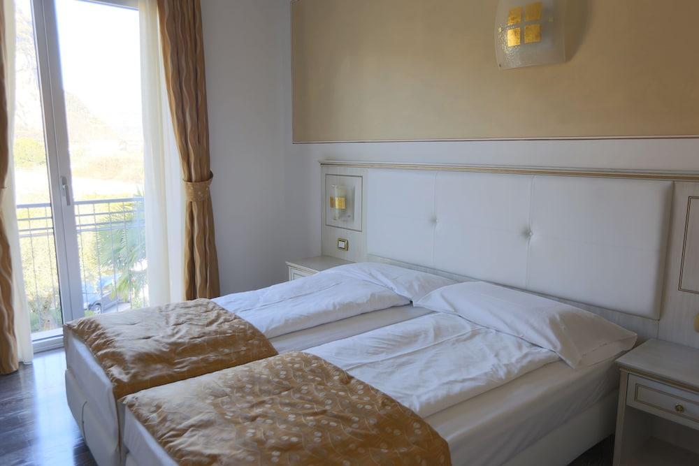 Hotel Lido Blu - Surf & Bike Torbole Sul Garda Exteriör bild
