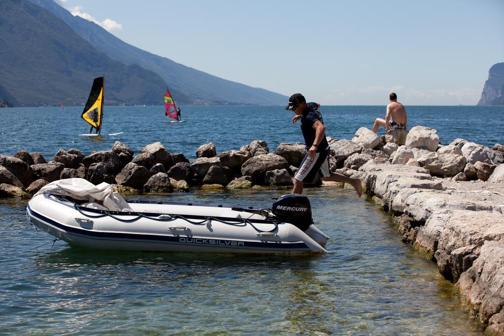 Hotel Lido Blu - Surf & Bike Torbole Sul Garda Exteriör bild