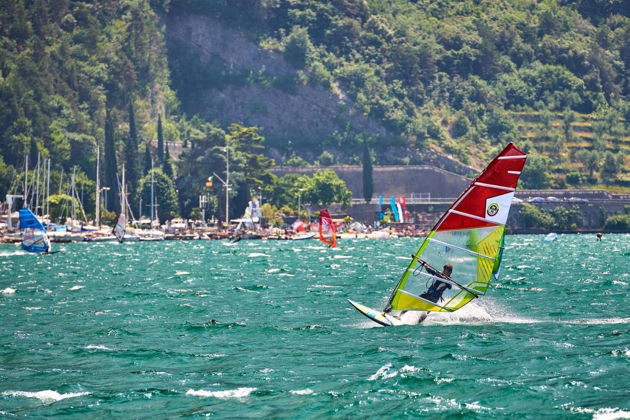 Hotel Lido Blu - Surf & Bike Torbole Sul Garda Exteriör bild
