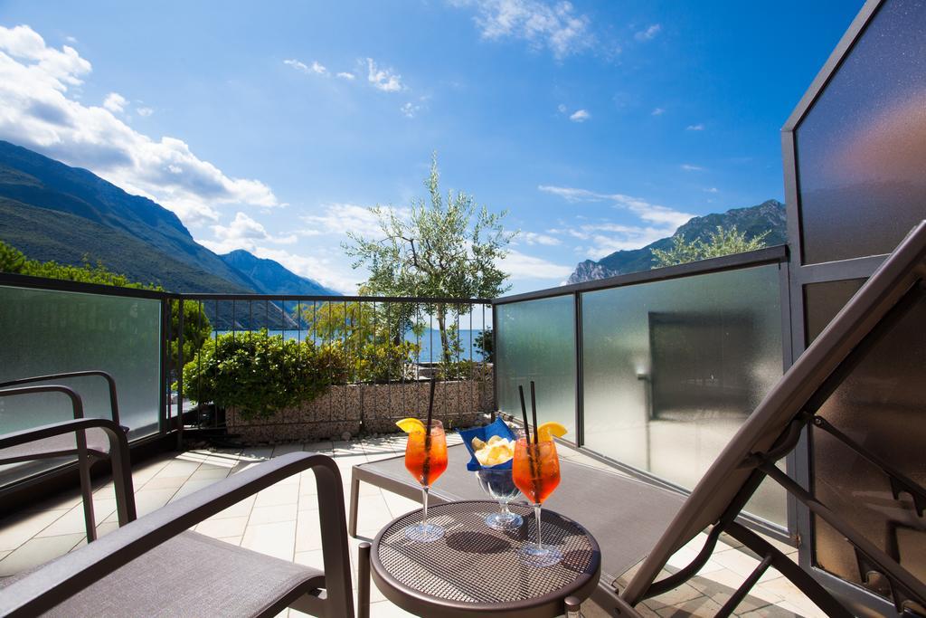 Hotel Lido Blu - Surf & Bike Torbole Sul Garda Exteriör bild
