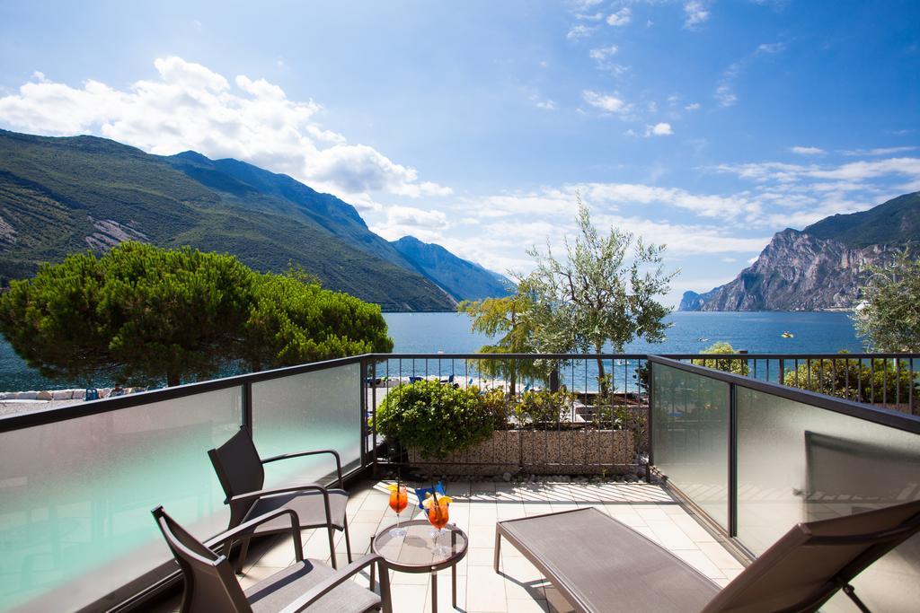 Hotel Lido Blu - Surf & Bike Torbole Sul Garda Exteriör bild