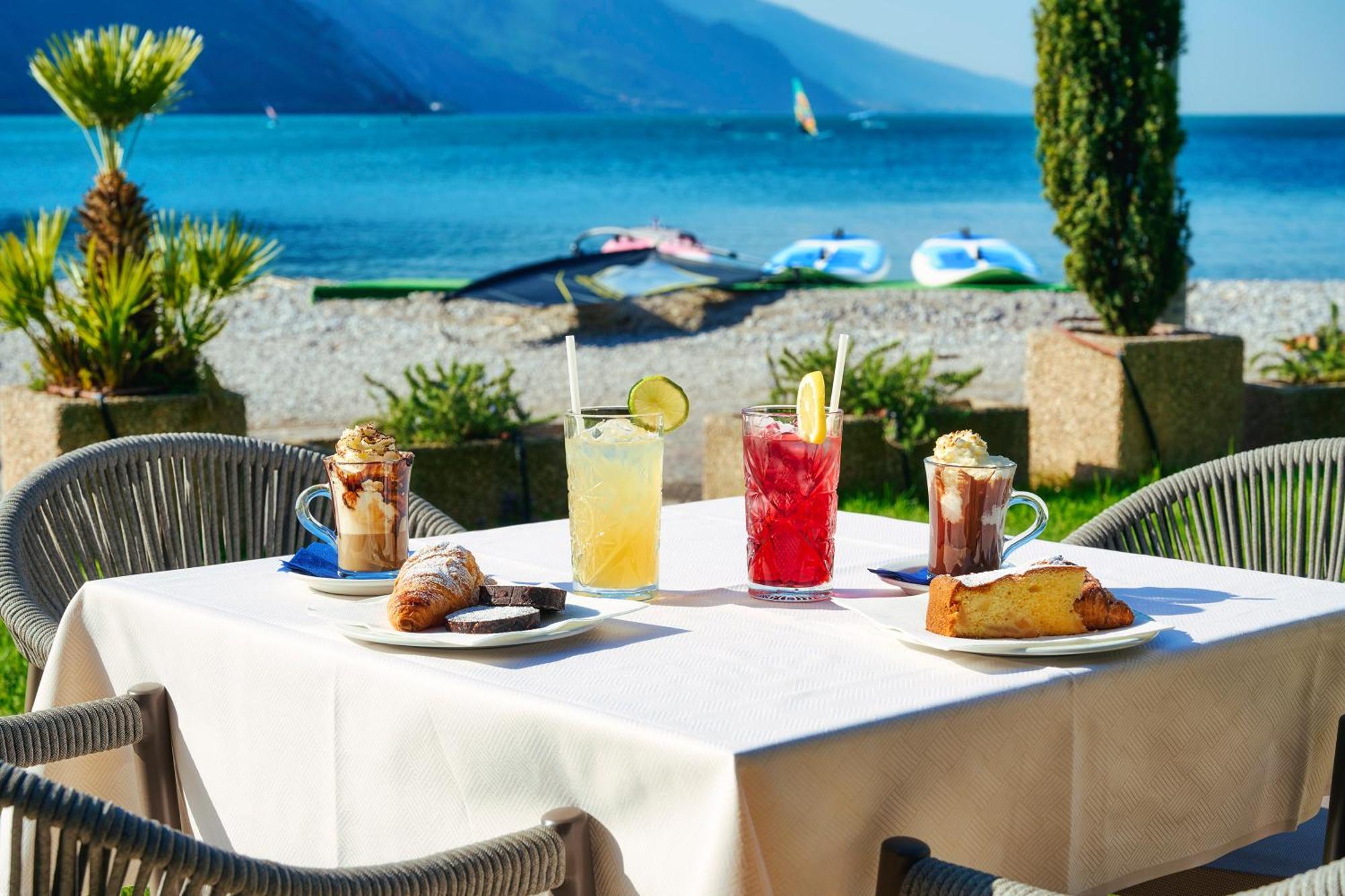 Hotel Lido Blu - Surf & Bike Torbole Sul Garda Exteriör bild
