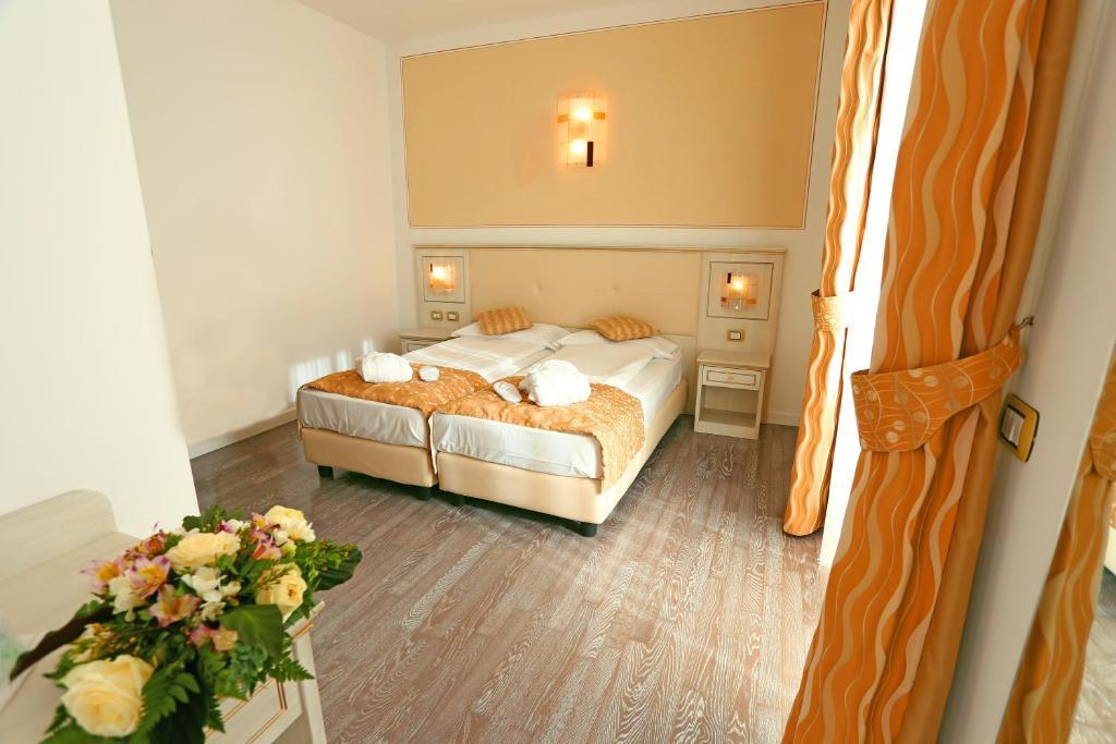 Hotel Lido Blu - Surf & Bike Torbole Sul Garda Exteriör bild