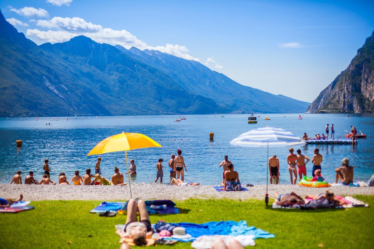 Hotel Lido Blu - Surf & Bike Torbole Sul Garda Exteriör bild