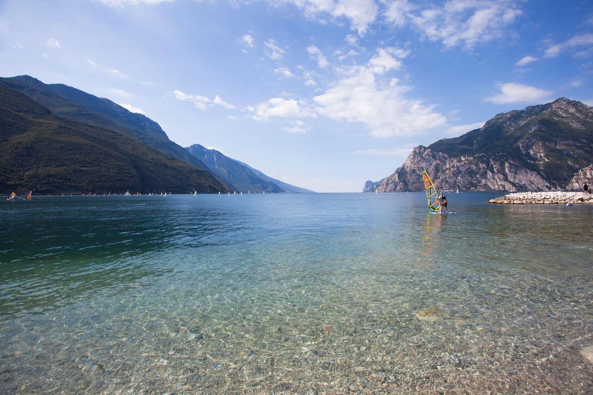 Hotel Lido Blu - Surf & Bike Torbole Sul Garda Exteriör bild
