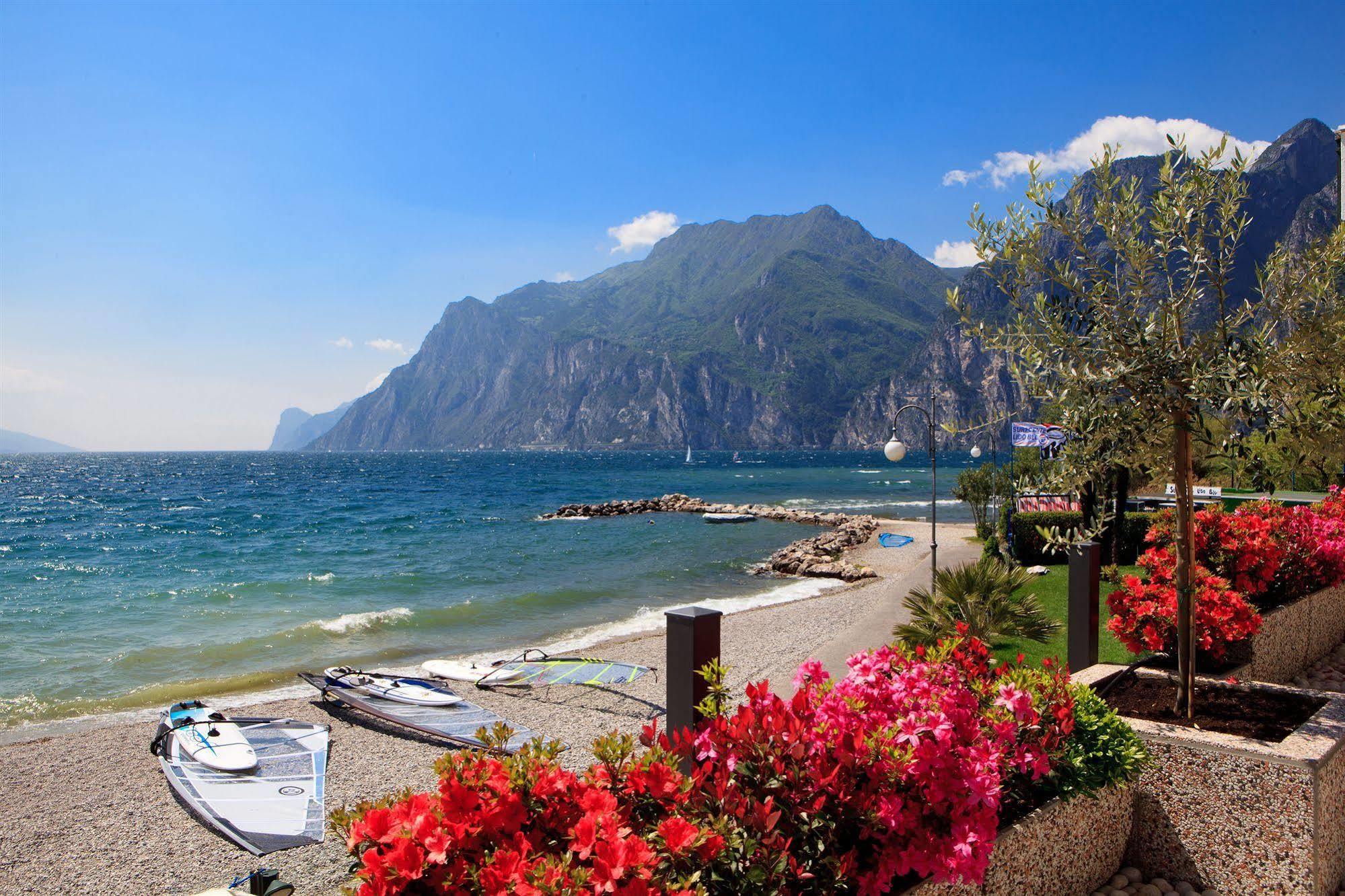 Hotel Lido Blu - Surf & Bike Torbole Sul Garda Exteriör bild